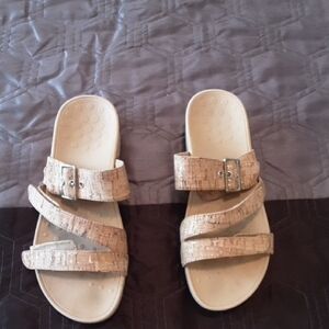 Vionic Tan Cork Sandals